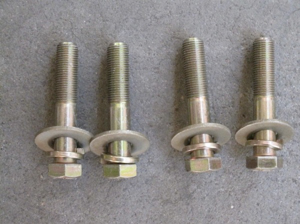 A picture containing metalware, screw, indoor

Description automatically generated